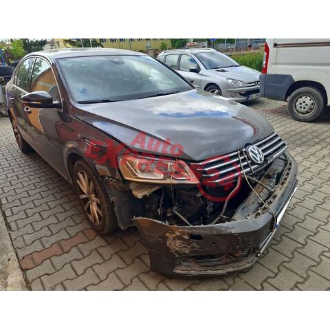 Vůz na náhradní díly VW Passat B7 sedan 2013 CDAA NTQ LB8R