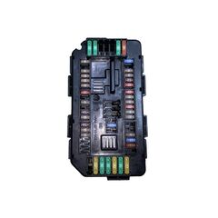 BMW 3 F31 318D touring r.v. 2016 pojistková skříň