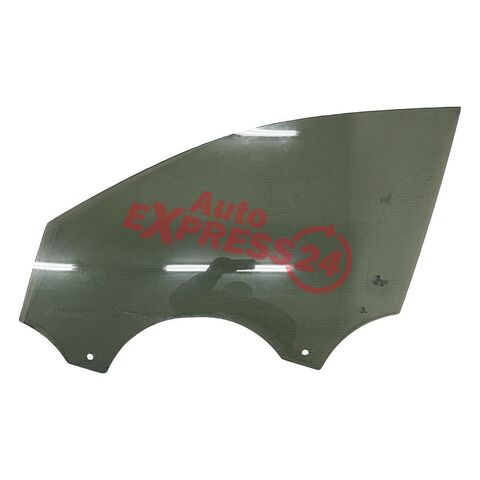 VW Touran 1T2 facelift R-line r.v. 2008 levé přední sklo