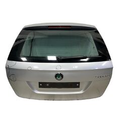 Škoda Superb 2 kombi r.v. 2011 stříbrná metalíza barva kód barvy LA7W 9156 8E8E páté dveře