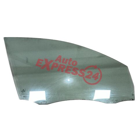 VW Golf 6 hatchback r.v. 2010 pravé přední sklo