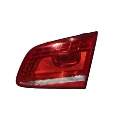 VW Passat B7 sedan r.v. 2014 pravé zadní vnitřní světlo 3AE945308D