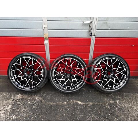 VW kola 235/45/R18 18x8J letní 4.4mm 18x8J