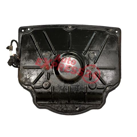 VW Touareg 7P facelift r.v. 2015 nádrž AdBlue 7P0131877A 7P6131983D