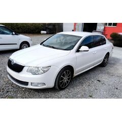 Vůz na náhradní díly Škoda Superb 2 sedan 09 CDVA LRJ LF9E