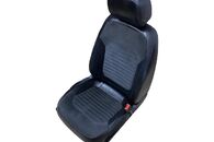 VW Passat B7 kombi r.v. 2011 sedačky černá kůže v kombinaci s alcantarou
