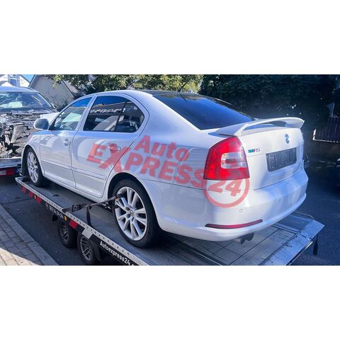 Vůz na náhradní díly Škoda Octavia 2 RS FL sedan 2012 CCZA NLR LF9E