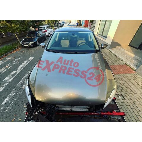 Vůz na náhradní díly VW Passat B7 sedan 2014 CFFB NFV LC8Y