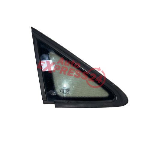 VW Caddy 2K r.v. 2008 pravé přední sklo malé