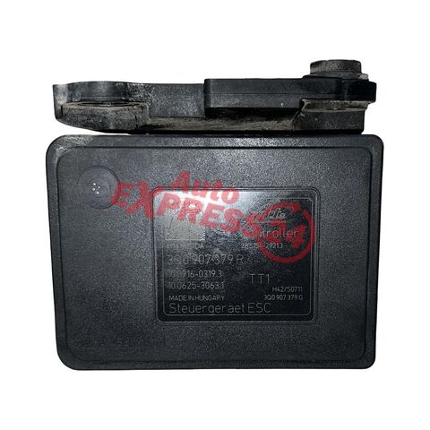 VW Passat B8 kombi r.v. 2015 řídící jednotka ABS 3Q0907379R 3Q0614517R