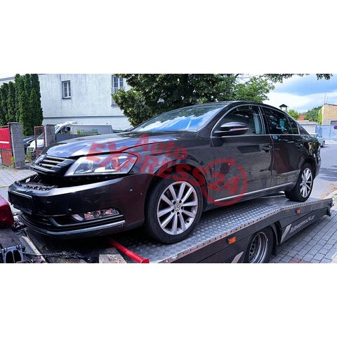 Vůz na náhradní díly VW Passat B7 sedan 2013 CDAA NTQ LB8R