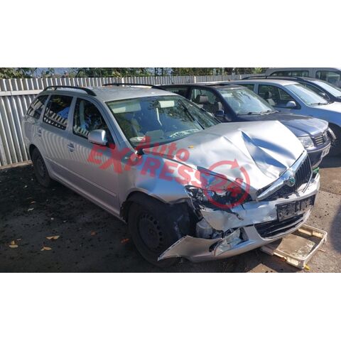 Vůz na náhradní díly Škoda Octavia 2 FL kombi 2013 CAYC NTT LA7W