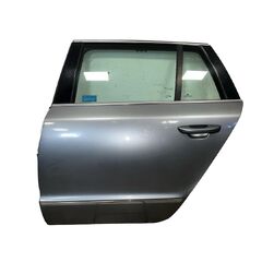 Škoda Superb 2 kombi r.v. 2010 šedá metalíza kód barvy LF8L 9157 2G2G levé zadní dveře