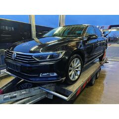 Vůz na náhradní díly VW Passat B8 sedan 2016 CZEA QXC LC9X