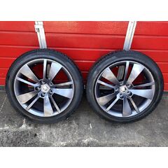 Škoda kola 235/45/R18 8Jx18H2 ET44 zimní 2,10mm 3V0601025AE 2 kusy