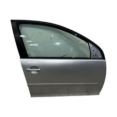 VW Golf 5 hatchback r.v. 2009 stříbrná metalíza kód barvy LA7W pravé přední dveře