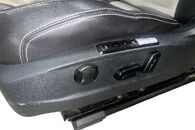 VW Passat B8 kombi r.v. 2017 sedačky černá kůže v kombinaci alcantarou