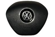 VW Passat B8 kombi r.v. 2015 černá palubní deska