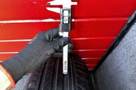 VW kola 235/55 R17 letní pneu 4,21mm DOT0919 7,5Jx17H2 ET40 3D0601025AN REZERVA letní pneu 6,15mm DOT0410