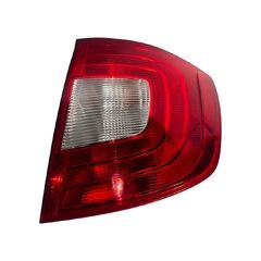 Škoda Superb 2 kombi r.v. 2010 pravé zadní vnějsí světlo 3T9945096R