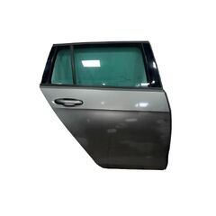 VW Golf 7 kombi r.v. 2015 stříbrná metalíza kód barvy LA7N pravé zadní dveře