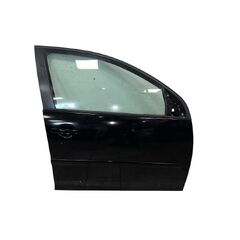 VW Golf 5 hatchback r.v. 2007 černá metalíza kód barvy LC9Z pravé přední dveře