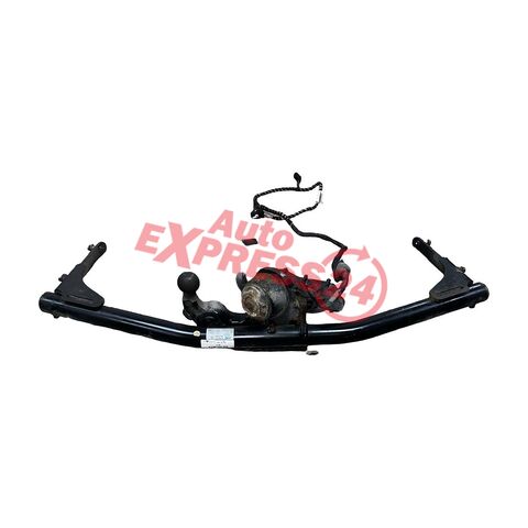 VW Passat B8 kombi r.v. 2016 tažné zařízení mechanicky otočné a elektricky vypínatelné 3G9803881A jednotka 5G0868345