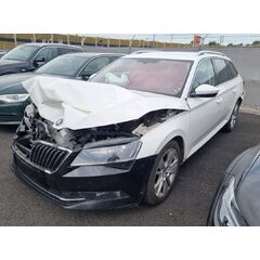 Vůz na náhradní díly Škoda Superb 3 kombi 2016 CRLB QMM LF9E