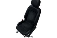 VW Passat B8 kombi r.v. 2015 sedačky černá kůže v kombinaci s alcantarou