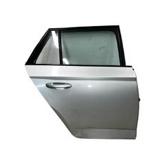 Škoda Fabia 3 kombi r.v. 2017 stříbrná metalíza LA7W 9156 8E8E pravé zadní dveře