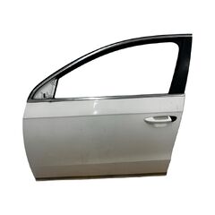 VW Passat B7 kombi r.v. 2013 bílá barva kód barvy LB9A levé přední dveře