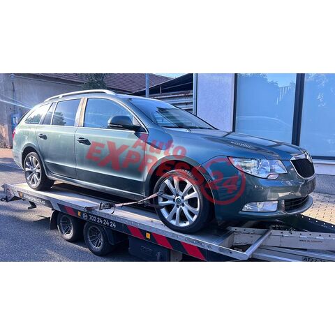 Vůz na náhradní díly Škoda Superb 2 kombi 2013 CFGB PBE LF6Q