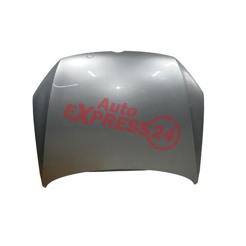 VW Passat B7 kombi r.v. 2012 stříbrná metalíza kód barvy LA7W kapota