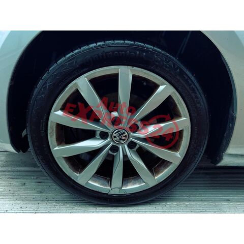 Vůz na náhradní díly VW Golf 7 kombi 2015 CRBC PFL LA7W