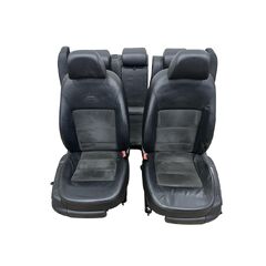 Škoda Octavia 2 facelift kombi Laurin a Klement r.v. 2010 sedačky