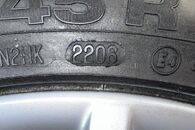 VW kolo 235/45 R17 letní pneu 7,66mm DOT2206 7,5Jx17H2 ET47 3C0601025D