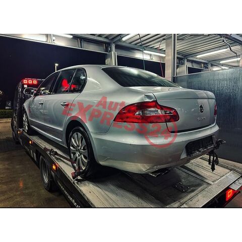 Vůz na náhradní díly Škoda Superb 2 sedan 2013 CFFB PBF LA7W