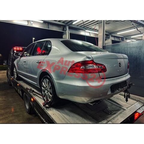 Vůz na náhradní díly Škoda Superb 2 sedan 2013 CFFB PBF LA7W