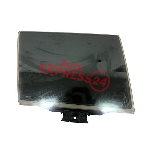 Škoda Octavia 2 facelift kombi Laurin a Klement r.v. 2010 pravé zadní dvojité sklo