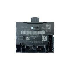 VW Passat B8 sedan r.v. 2016 řídící jednotka dveří 5Q0959593B