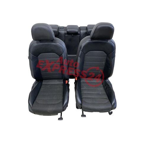 VW Golf 7 kombi r.v. 2015 sedačky