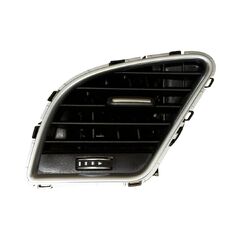 Audi A4 8K facelift avant r.v. 2013 levý přední ofukovač 8T1820901G