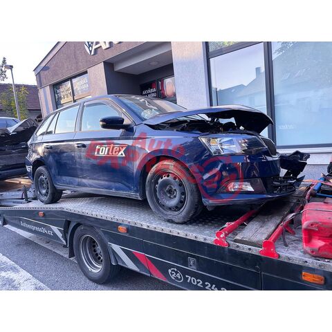 Vůz na náhradní díly Škoda Fabia 3 kombi 2016 CUSB PHB LF5A