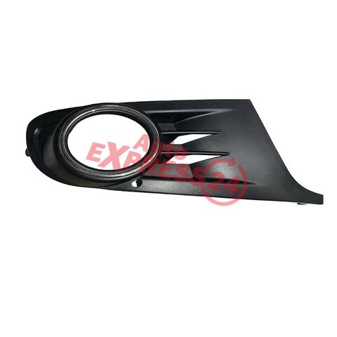 VW Golf 6 kombi r.v. 2010 pravá mřížka předního nárazníku