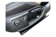 VW Passat CC facelift r.v. 2013 sedačky černá kůže v kombinaci s béžovou desert alcantarou