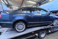 Vůz na náhradní díly VW Passat B6 sedan 2007 AXZ HXX LC5F