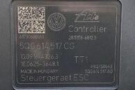 VW Passat B8 kombi r.v. 2017 řídící jednotka ABS 5Q0614517CG 5Q0614517CG