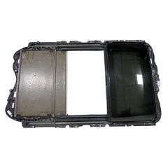 BMW 3 F31 318D touring r.v. 2016 panoramatické střešní okno