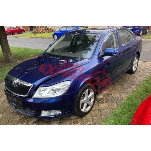 Vůz na díly Škoda Octavia 2 sedan FL 2011 CDAA MUF LF5Q