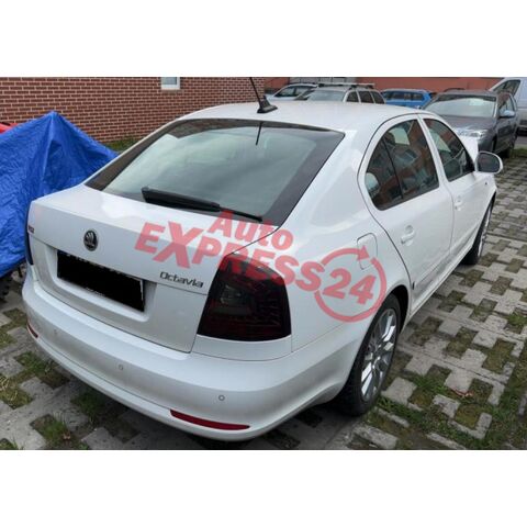 Vůz na náhradní díly Škoda Octavia 2 FL sedan 2011 CDAA NMY LF9E